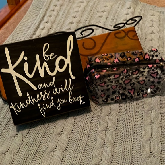 🧡 Hobby Lobby Sign and Cosmetics Bag Bundle NWT- Black White Inspirational Sign - Picture 5 of 8